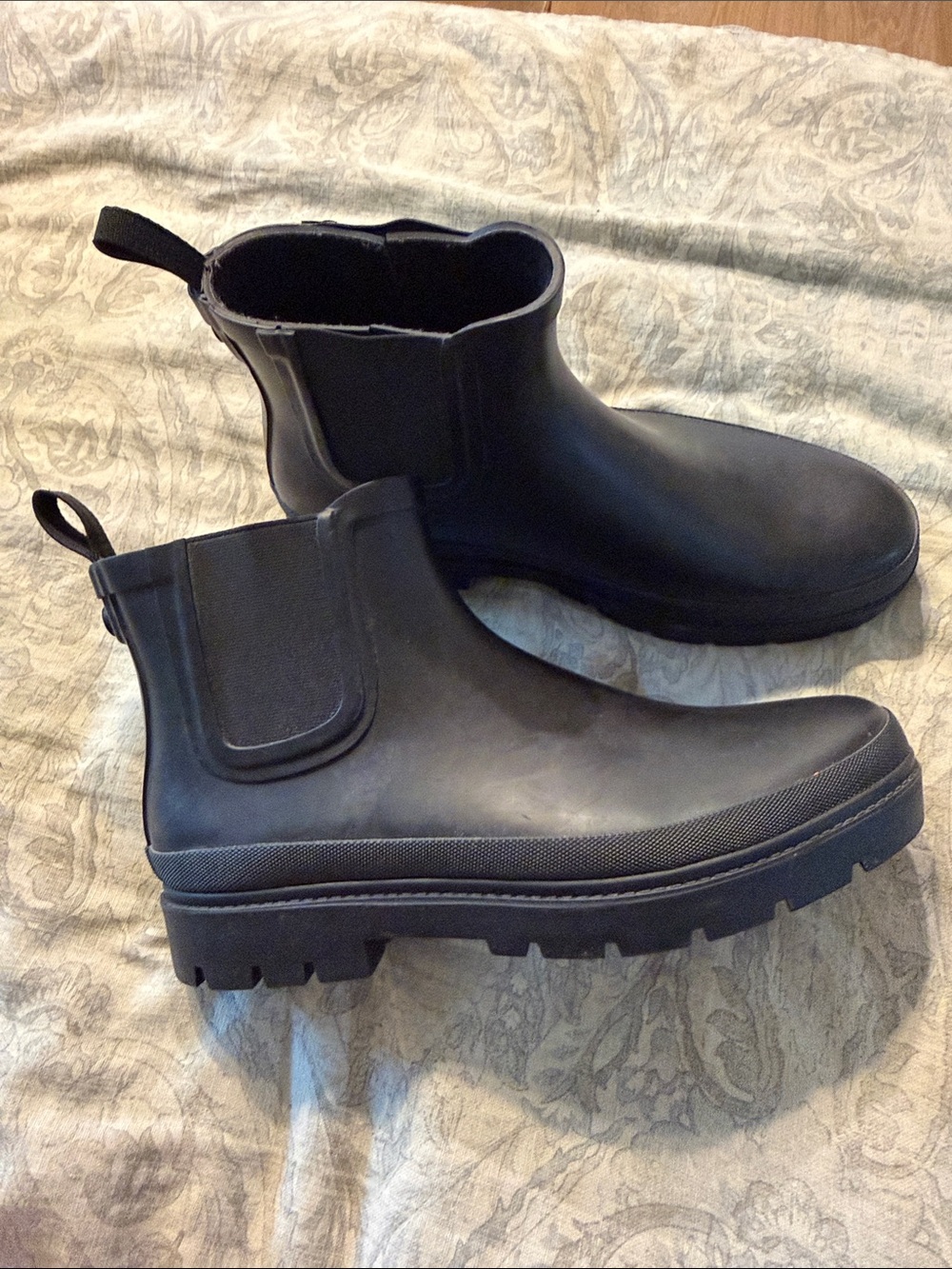 Universal Thread Black Chelsea Rain Boots - Women's